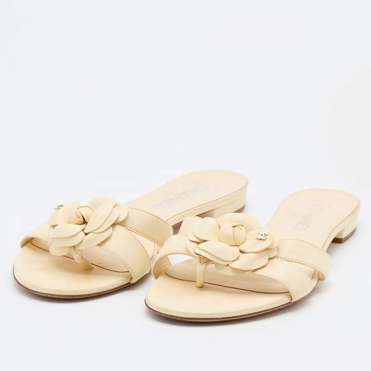 Chanel Pale Blue Tweed CC Flat Thong Sandals Size 38.5 - ShopStyle