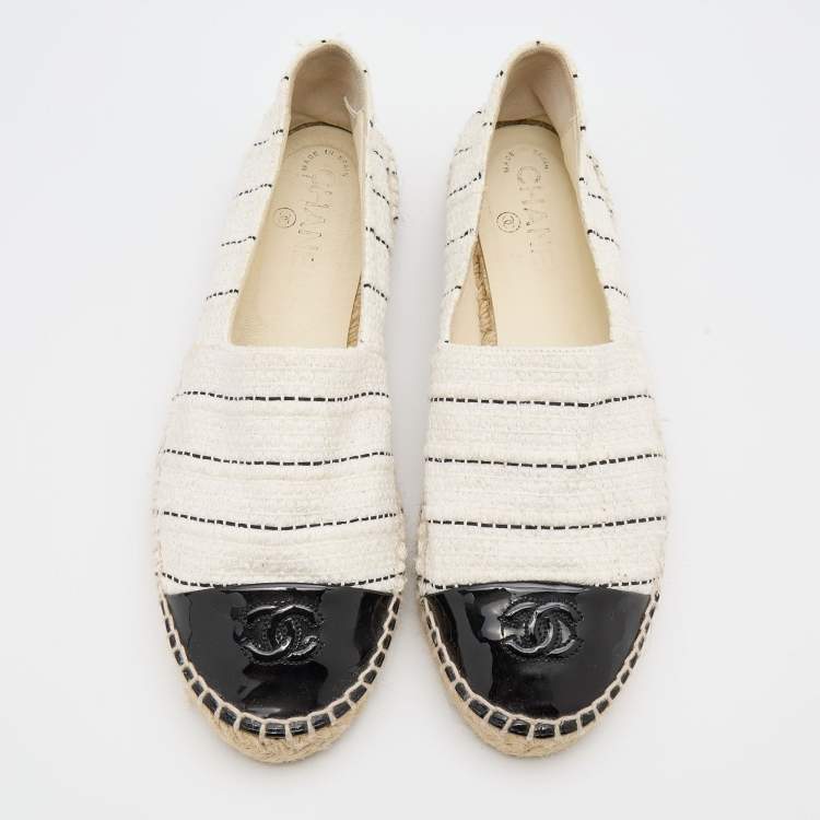 Chanel White/Black Tweed and Patent Leather CC Espadrille Flats Size 39 ...