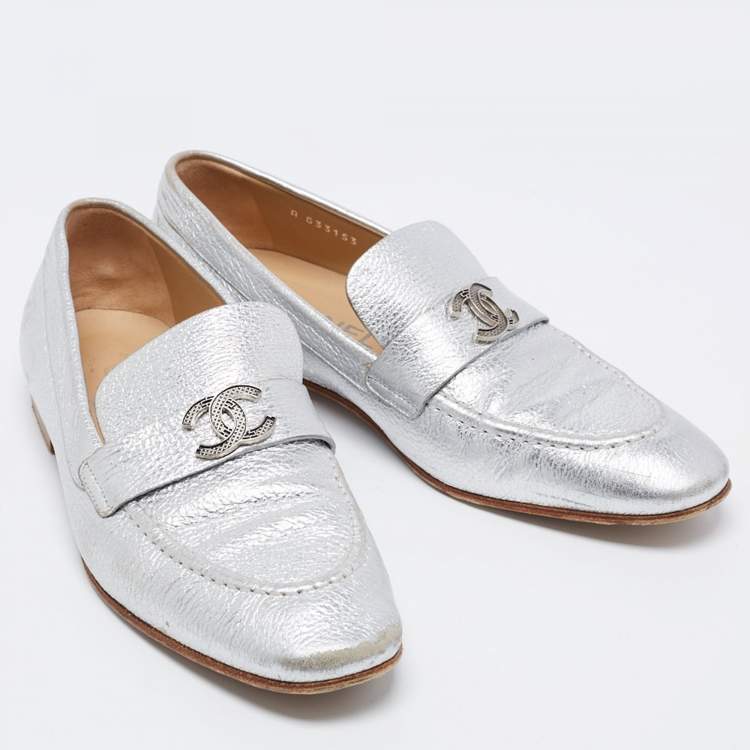 Pre Owned Chanel Silver Leather CC Loafers Size 38