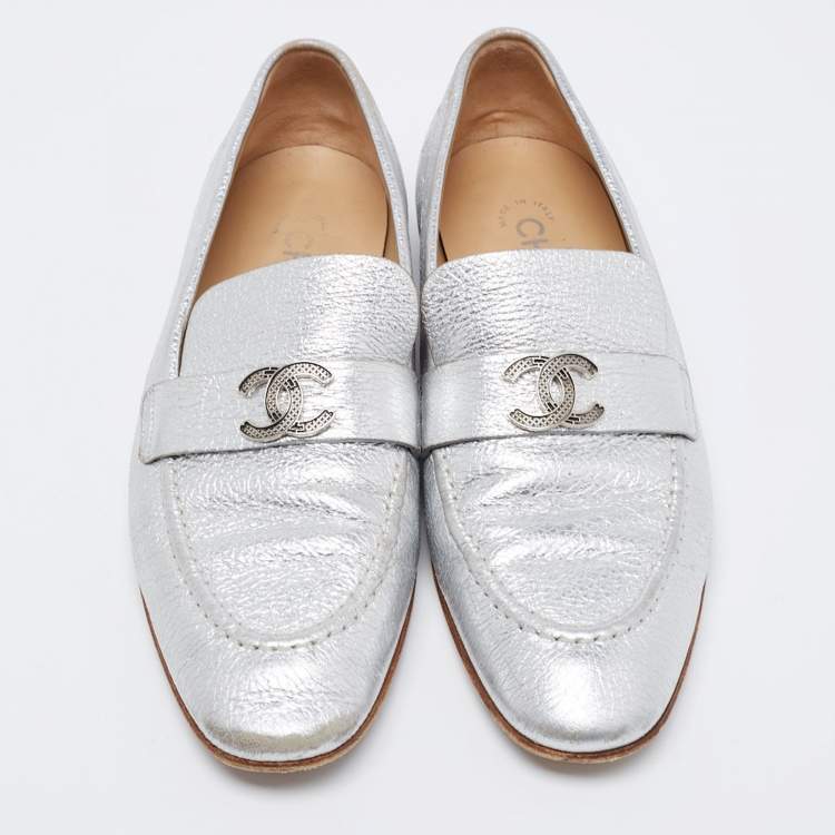 Pre Owned Chanel Silver Leather CC Loafers Size 38