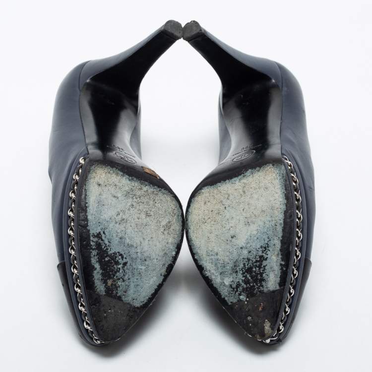 Pre Owned Chanel Navy Blue/Black Leather CC Cap Toe Chain Platform Pumps Size 38