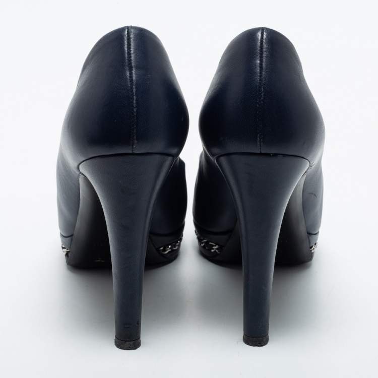 Pre Owned Chanel Navy Blue/Black Leather CC Cap Toe Chain Platform Pumps Size 38