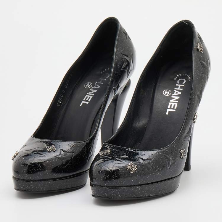 Chanel Black Glitter Star Embossed Patent Leather CC Embellished Pumps Size  39 Chanel