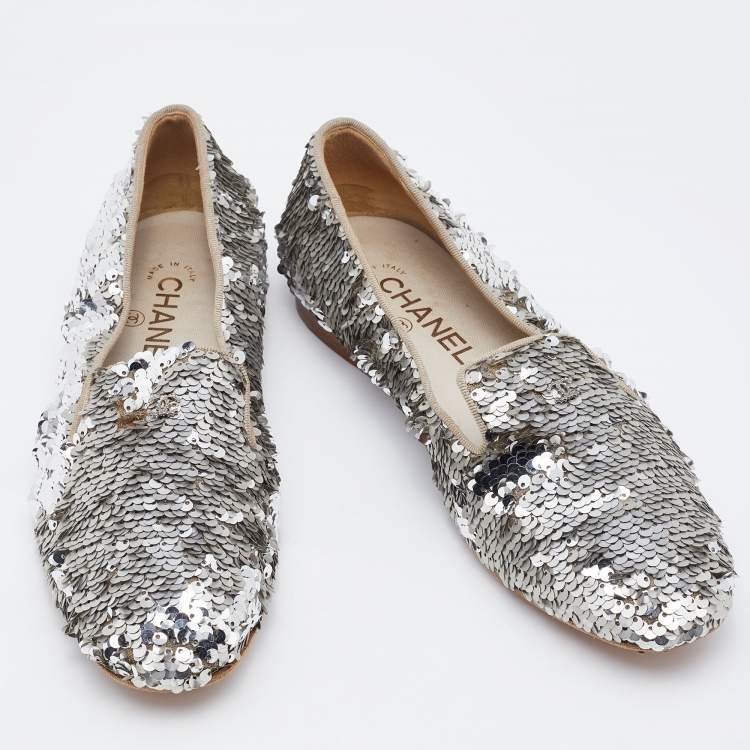 Pre Owned Chanel Silver Sequin CC Smoking Slippers Size 38.5