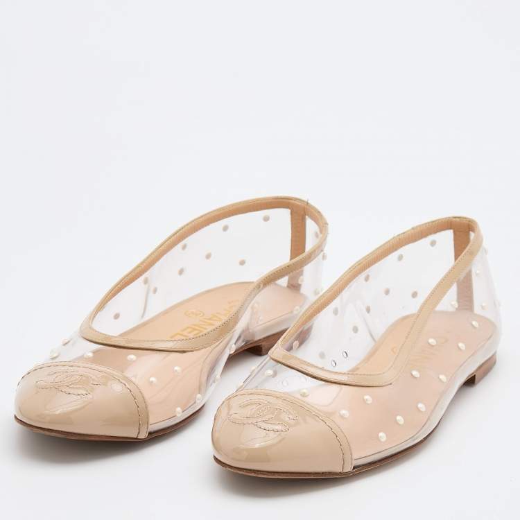 lotus Bøde abort Chanel Beige Patent Leather and PVC Embellished Ballet Flats Size 35.5  Chanel | TLC