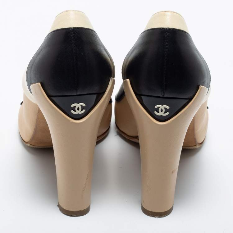 Pre Owned Chanel Tricolor Leather Round Toe Pumps Size 38