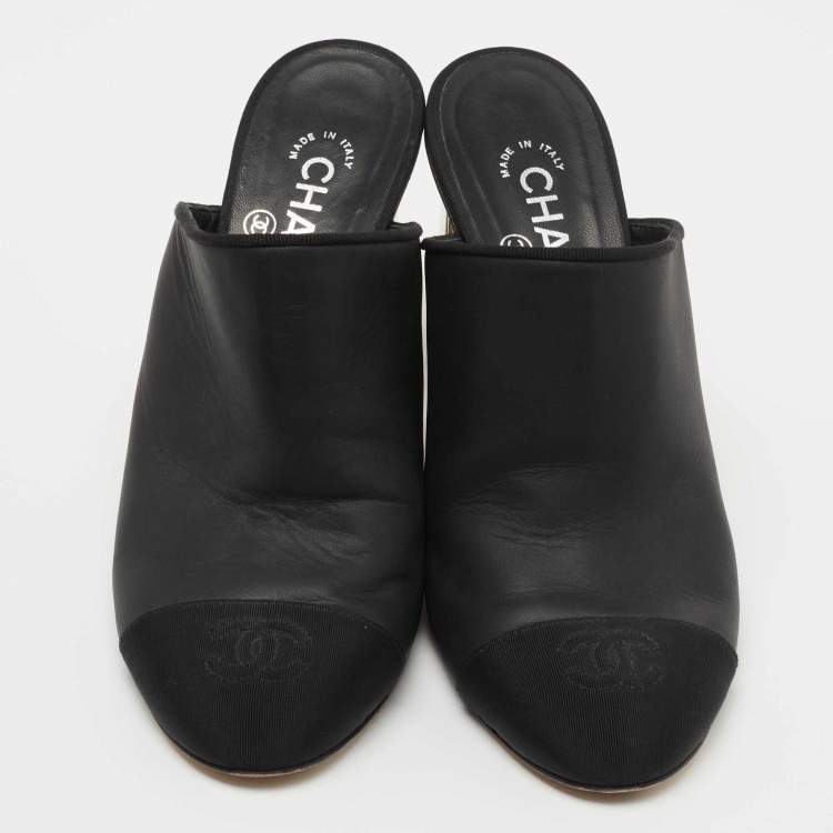Pre Owned Chanel Black Leather CC Cap-Toe Sandals Size 39