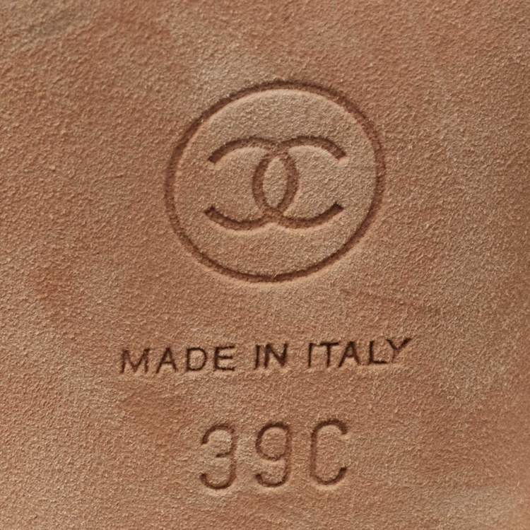 Pre Owned Chanel Black Leather CC Cap-Toe Sandals Size 39