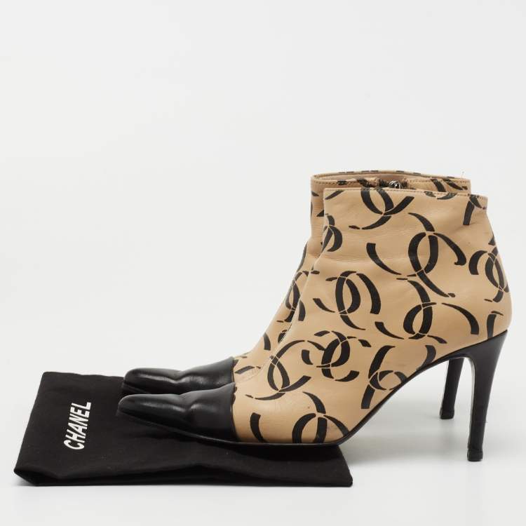 Pre Owned Chanel Black/Beige CC Print Leather Ankle Booties Size 35.5 