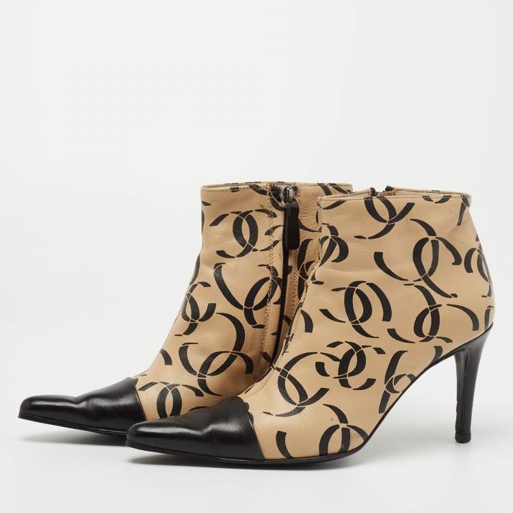Pre Owned Chanel Black/Beige CC Print Leather Ankle Booties Size 35.5 