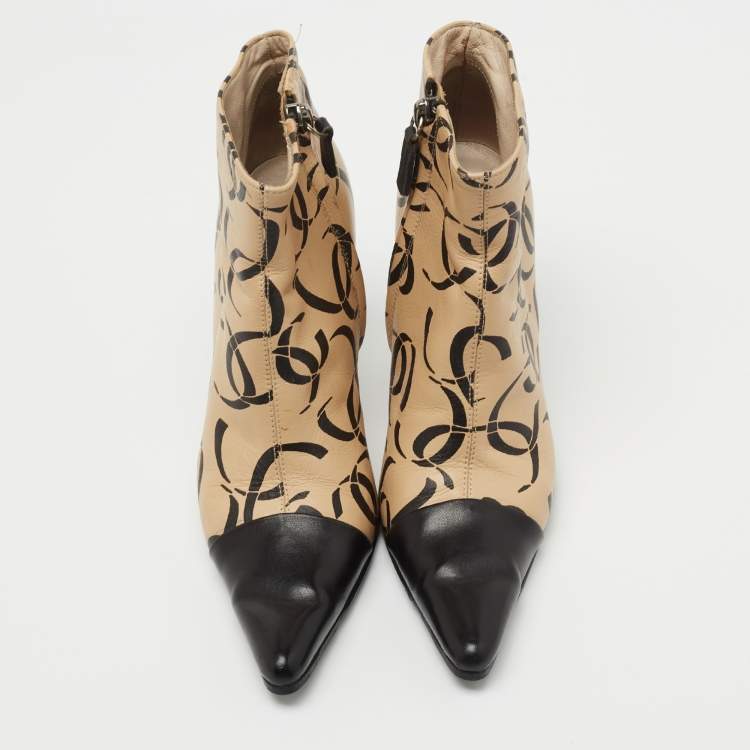 Pre Owned Chanel Black/Beige CC Print Leather Ankle Booties Size 35.5 