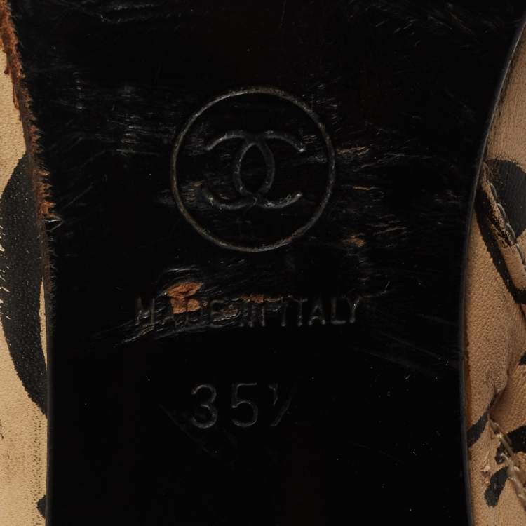 Pre Owned Chanel Black/Beige CC Print Leather Ankle Booties Size 35.5 