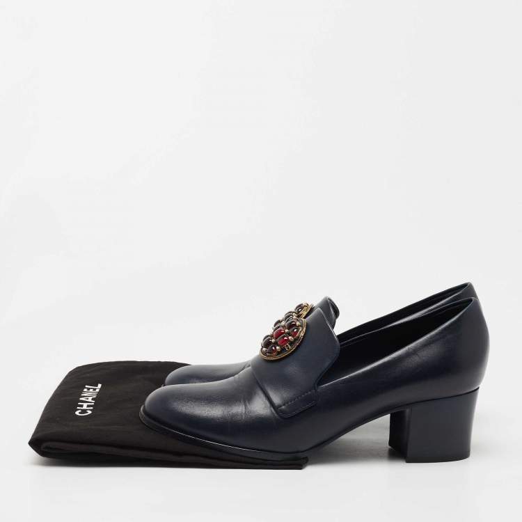 Pre Owned Chanel Navy Blue Leather Buckle Loafer Pumps Size 40