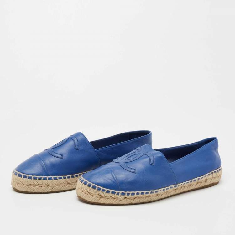 Pre Owned Chanel Blue Leather CC Espadrille Flats Size 36