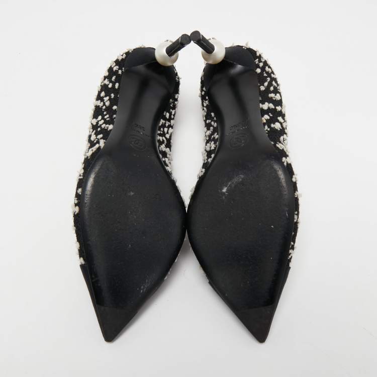 Pre Owned Chanel Black/White Tweed Pearl Cap Toe Pumps  Size 38.5