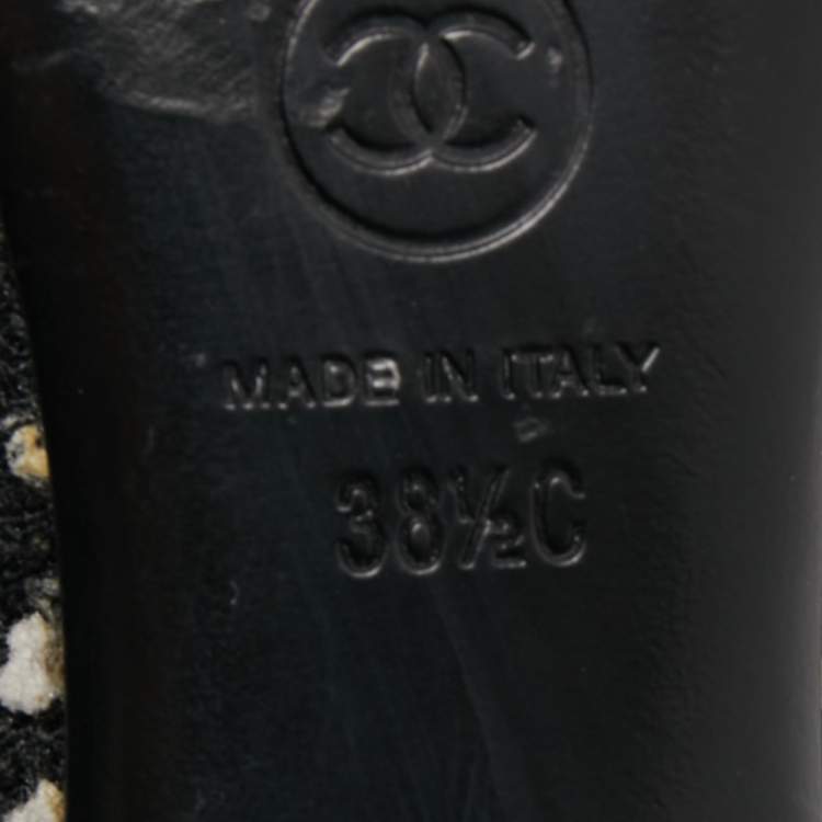 Pre Owned Chanel Black/White Tweed Pearl Cap Toe Pumps  Size 38.5