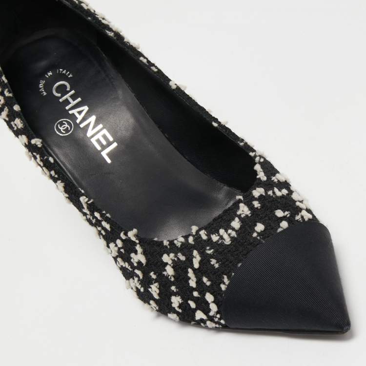 Pre Owned Chanel Black/White Tweed Pearl Cap Toe Pumps  Size 38.5