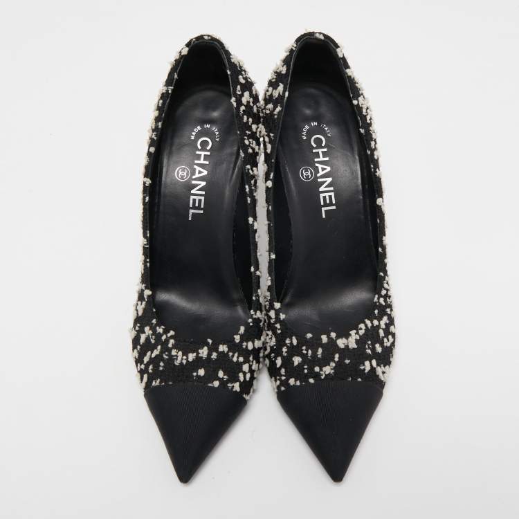 Pre Owned Chanel Black/White Tweed Pearl Cap Toe Pumps  Size 38.5