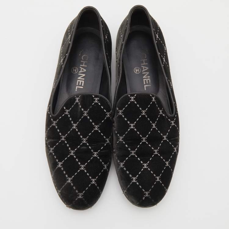 Pre Owned Chanel Grey Velvet Quilted CC Logo Smoking Slippers Size 39.5