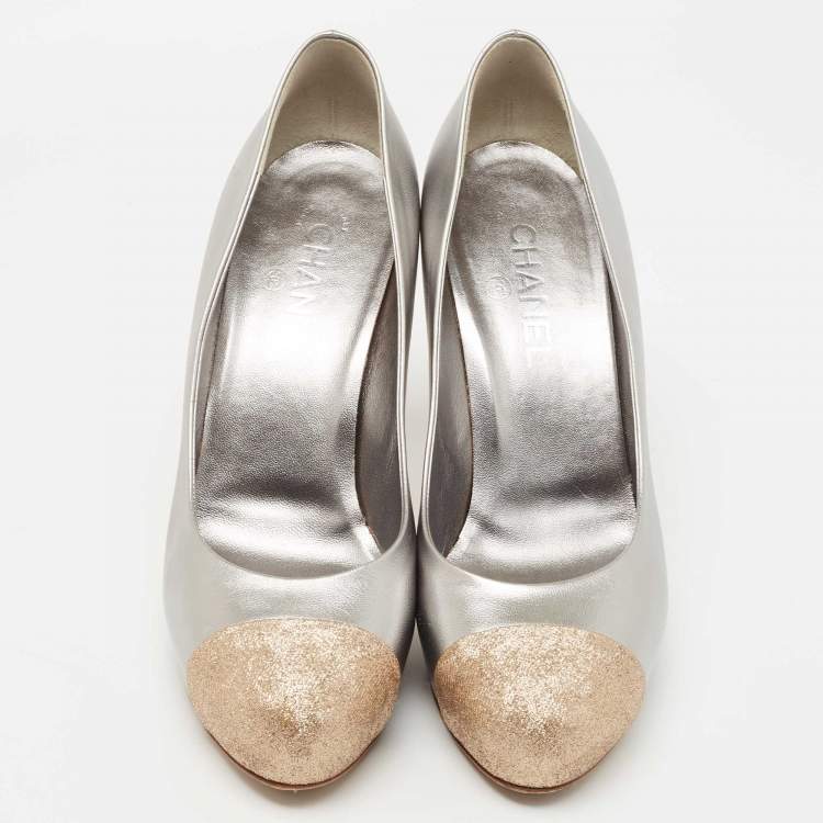 Pre Owned Chanel Silver/Gold Leather and Glitter Cap Toe CC Pumps Size 40.5