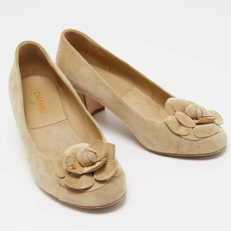 Pre Owned Chanel Beige Suede Camelia Pumps Size 38