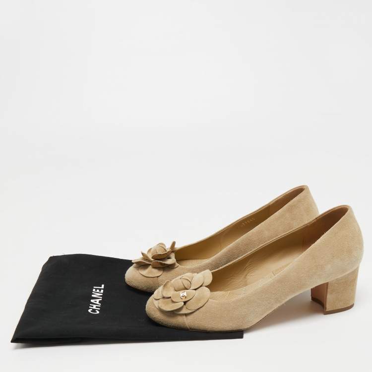 Pre Owned Chanel Beige Suede Camelia Pumps Size 38