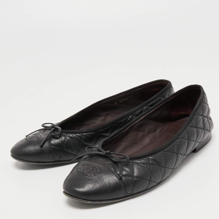 Pre Owned Chanel Black Quilted Leather CC Bow Ballet Flats Size 40