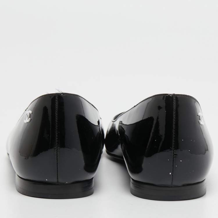 Pre Owned Chanel Black/White Patent Leather Cap Toe CC Ballet Flats Size 38