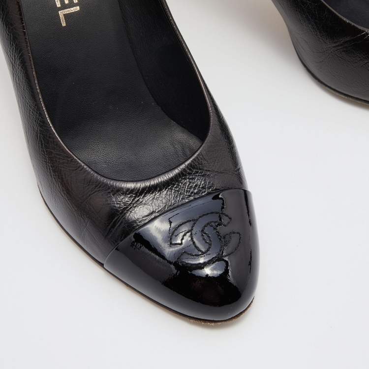 Pre Owned Chanel Black Leather and Patent CC Cap Toe Pumps Size 38