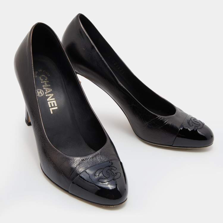 Pre Owned Chanel Black Leather and Patent CC Cap Toe Pumps Size 38