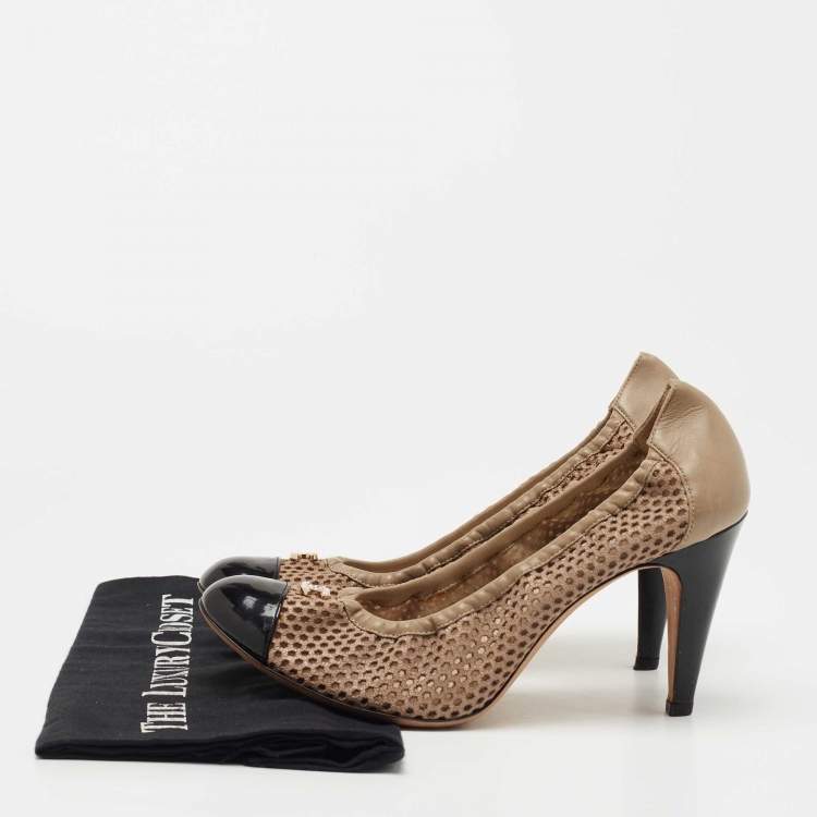 Pre Owned Chanel Black/Beige Leather And Patent CC Cap Toe Scrunch Block Heel Pumps Size 40
