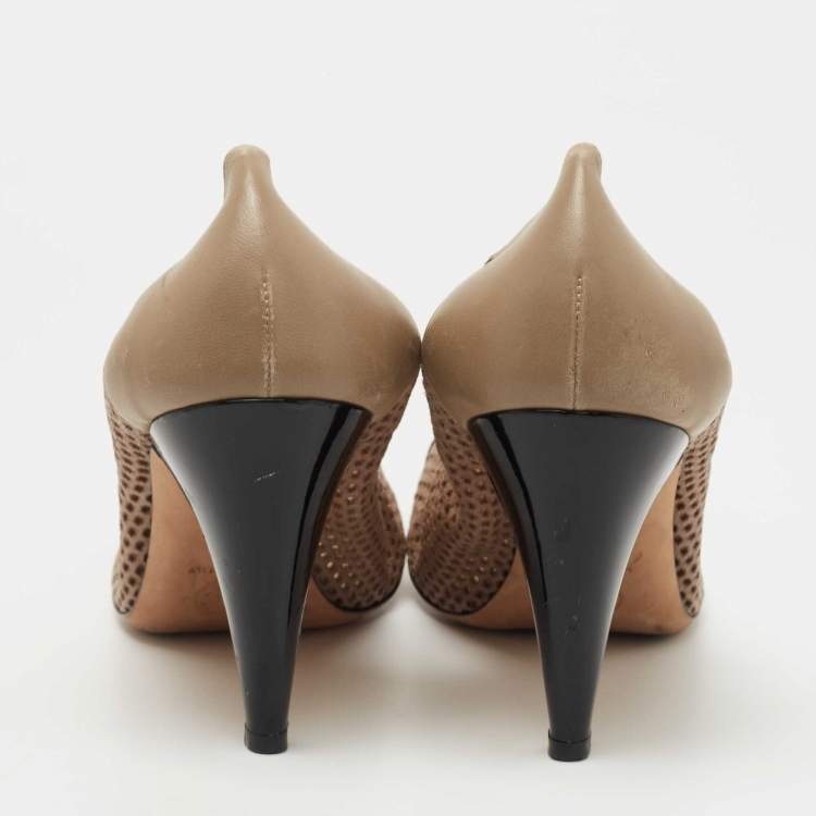 Pre Owned Chanel Black/Beige Leather And Patent CC Cap Toe Scrunch Block Heel Pumps Size 40