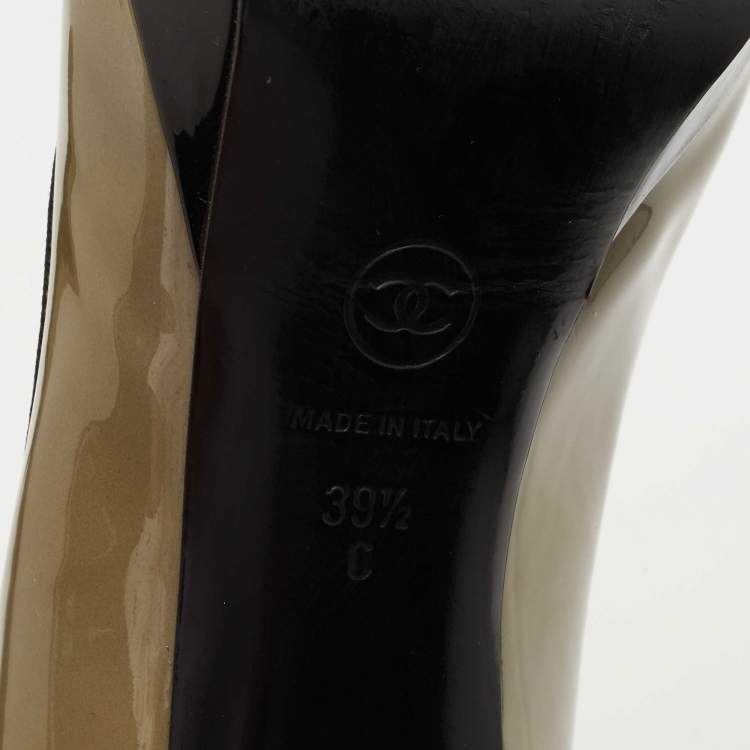 مملوكة مسبقًا Chanel Olive Green/Black Patent Leather CC Platform Pumps Size 39.5
