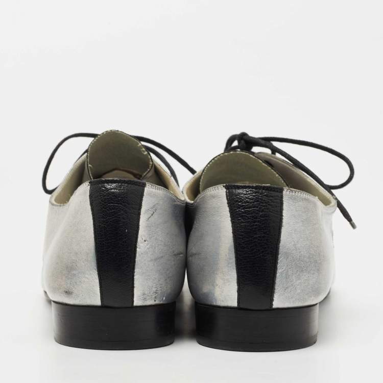 Pre Owned Chanel Grey/Black Leather CC Pointed Toe Derby Size 40