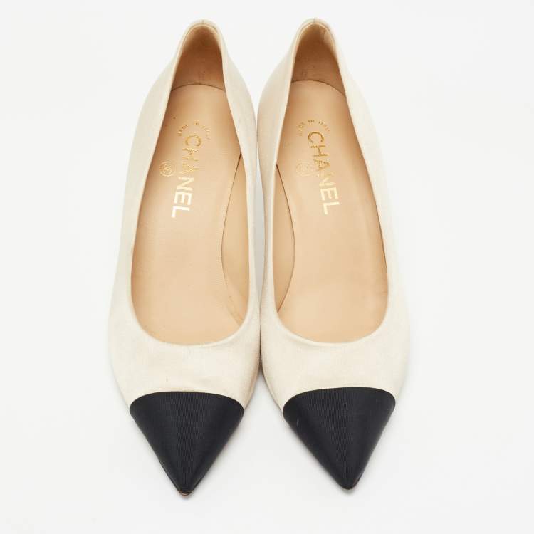 Pre Owned Chanel Beige/Black Satin CC Cap Toe Pumps Size 39
