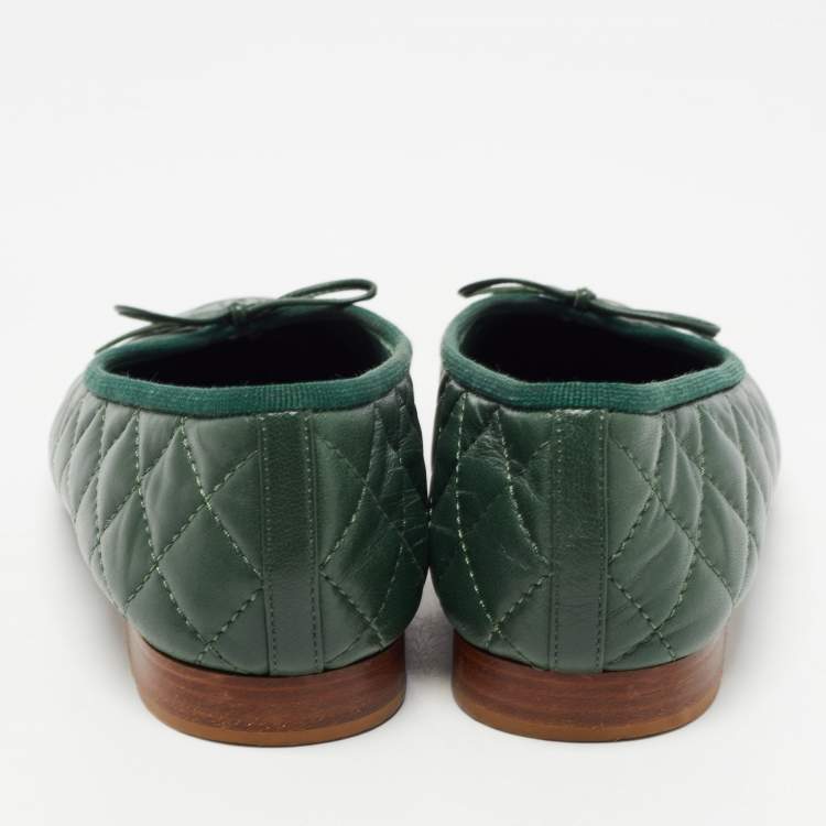 Pre Owned Chanel Green Quilted Leather CC Bow Ballet Flats Size 36.5 