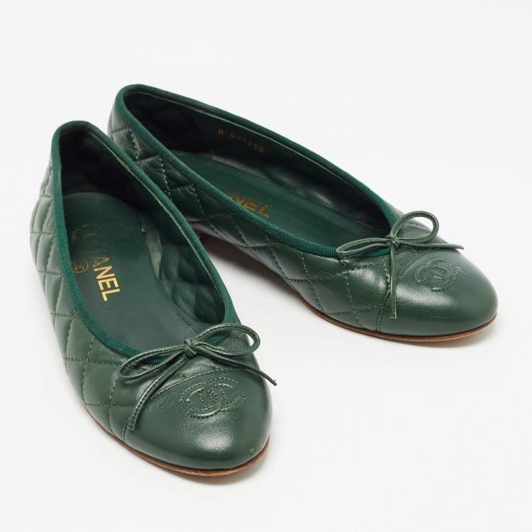 Pre Owned Chanel Green Quilted Leather CC Bow Ballet Flats Size 36.5 