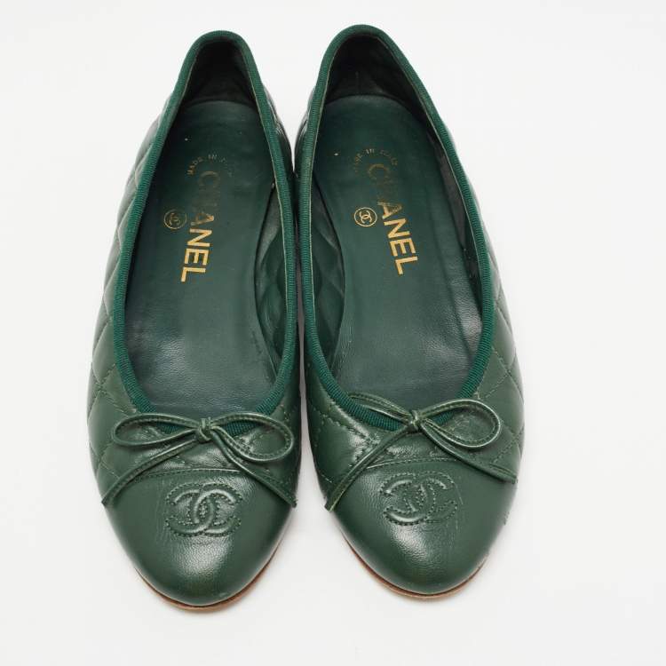Pre Owned Chanel Green Quilted Leather CC Bow Ballet Flats Size 36.5 