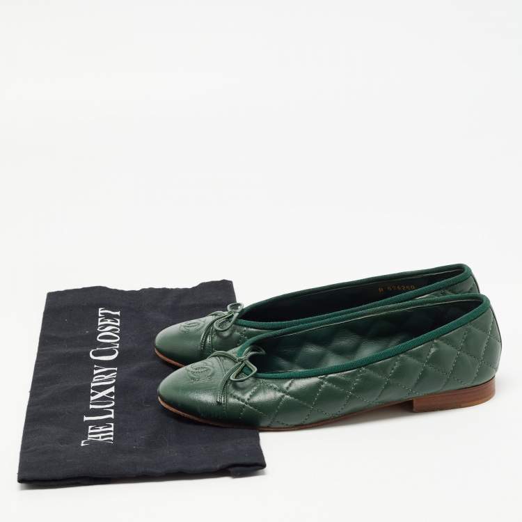 Pre Owned Chanel Green Quilted Leather CC Bow Ballet Flats Size 36.5 