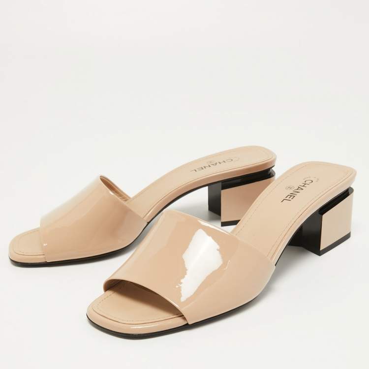 Chanel Beige Patent Leather Block Heel Slide Sandals Size 39
