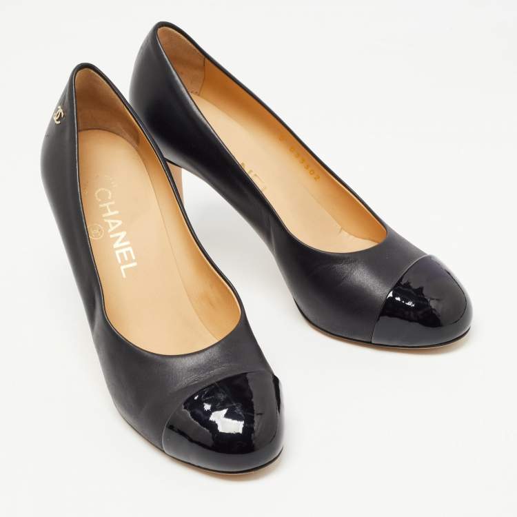 Pre Owned Chanel Black Leather and Patent Cap Toe CC Pumps Size 36.5