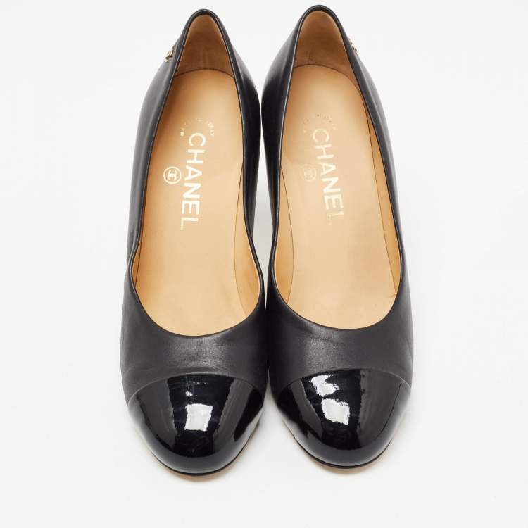 Pre Owned Chanel Black Leather and Patent Cap Toe CC Pumps Size 36.5
