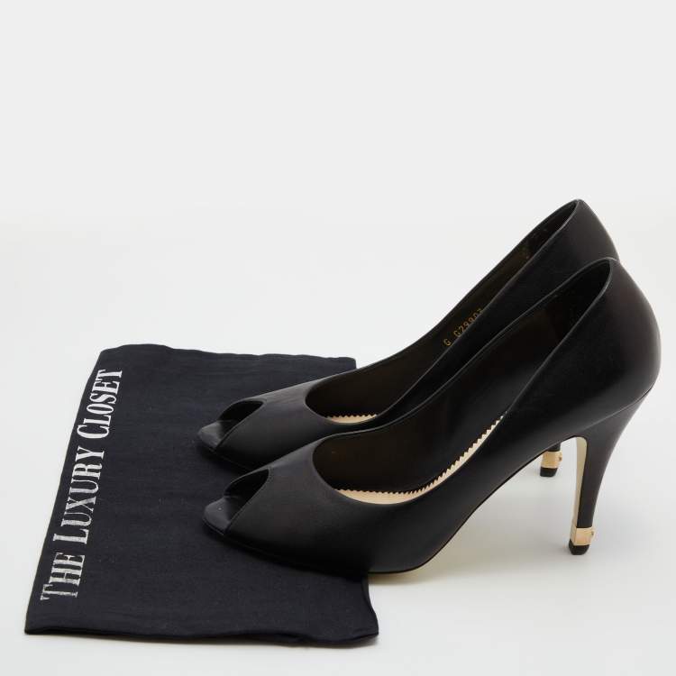 مملوكة مسبقًا Chanel Black Leather Peep Toe Pumps Size 41