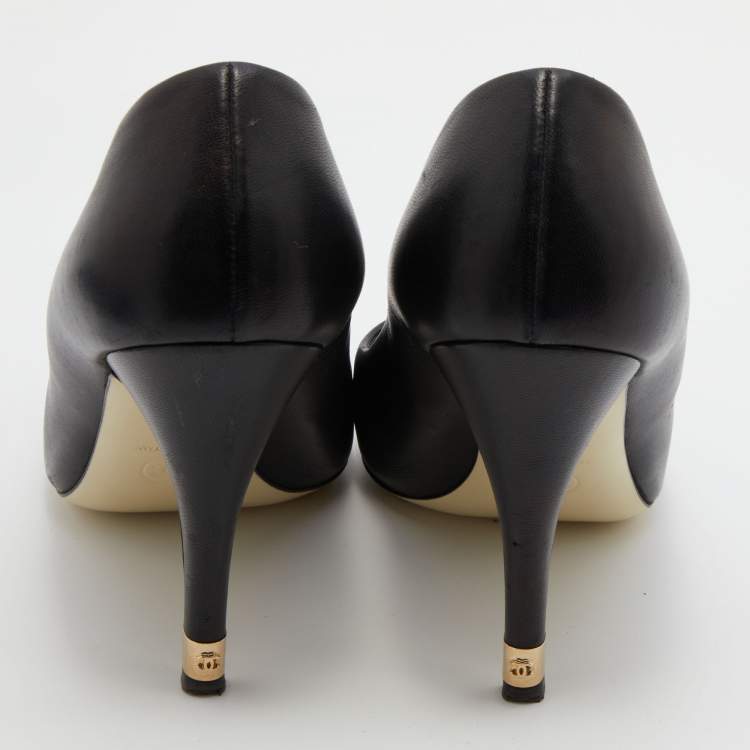 مملوكة مسبقًا Chanel Black Leather Peep Toe Pumps Size 41