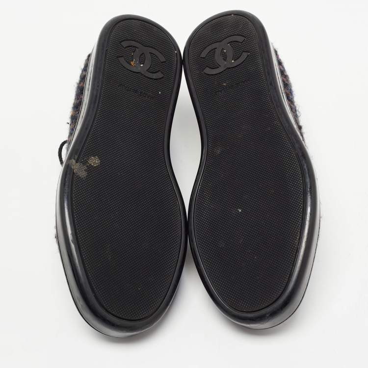 Pre Owned Chanel Blue/Black Tweed and Leather Cap Toe CC Low Top Sneakers Size 37.5