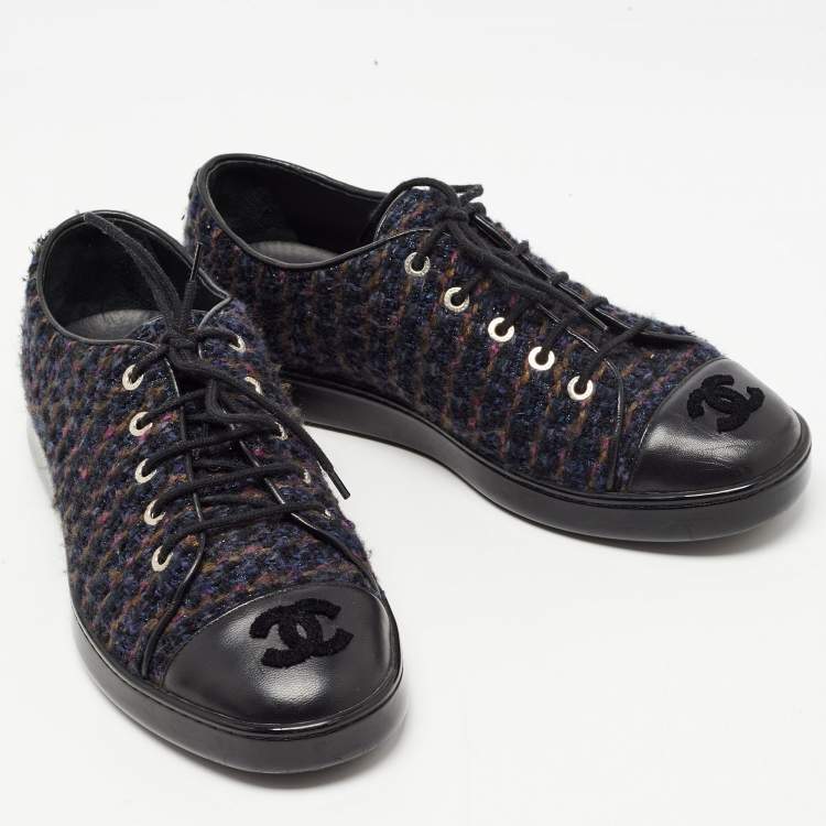 Pre Owned Chanel Blue/Black Tweed and Leather Cap Toe CC Low Top Sneakers Size 37.5