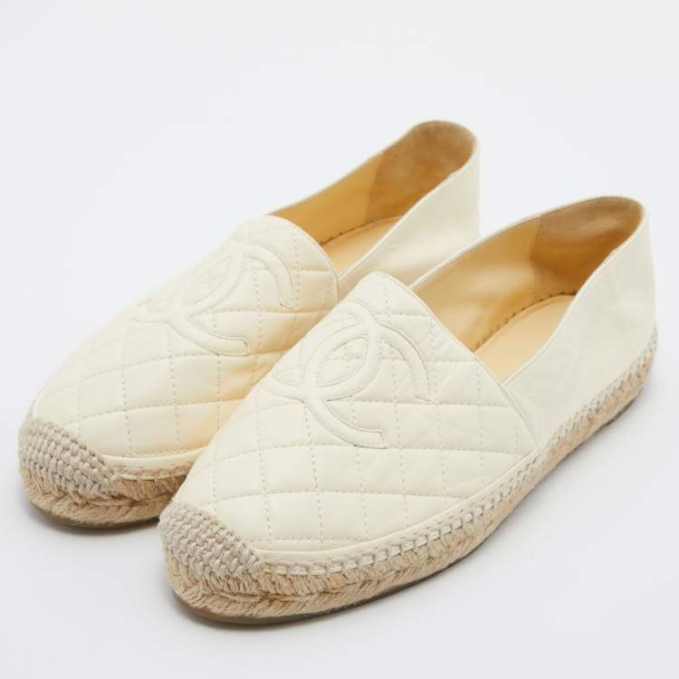 Chanel Cream Quilted Leather Interlocking CC Logo Espadrille Flats Size 39  Chanel