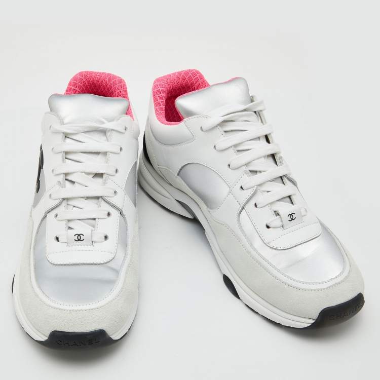 Pre Owned Chanel White/Grey Leather and Suede Interlocking CC Logo Low Top Sneakers Size 39.5