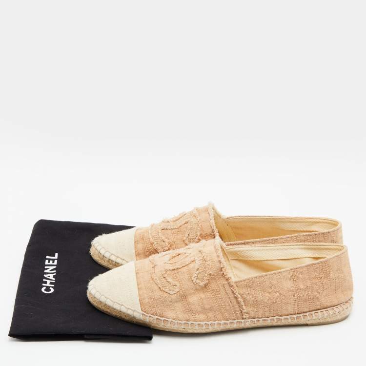 Pre Owned Chanel Beige Fabric CC Cap Toe Espadrille Flats Size 39