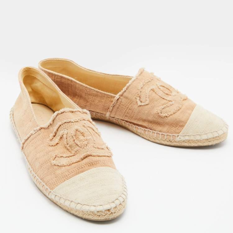 Pre Owned Chanel Beige Fabric CC Cap Toe Espadrille Flats Size 39